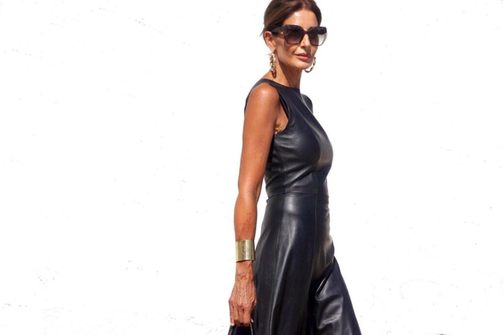 czarne sukienki dla kobiet po 50