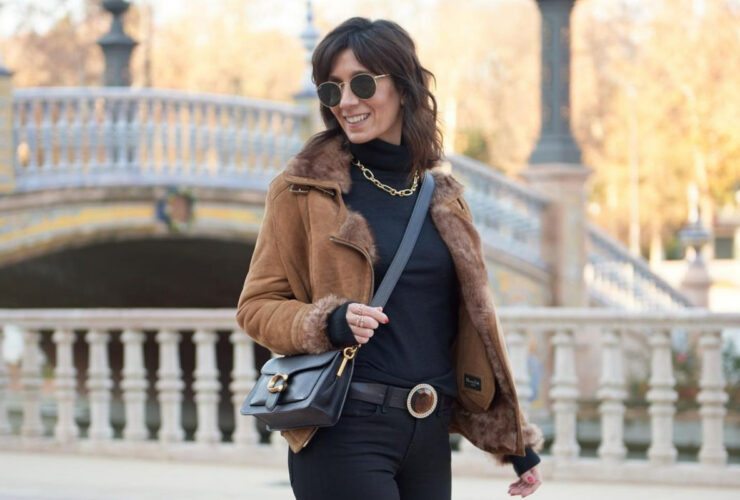 Kręcone włosy z grzywką