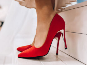 Buty wyszczuplające łydkę w kolorze czerwonym