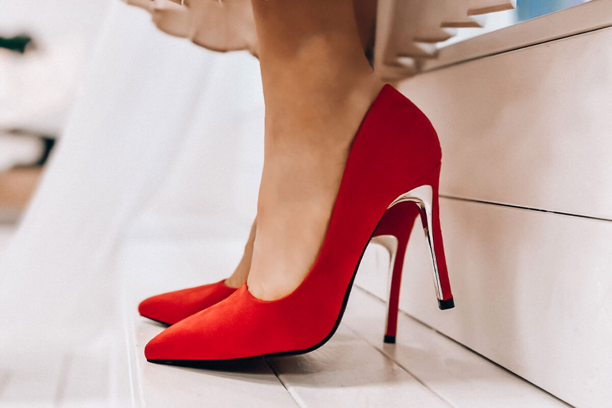Buty wyszczuplające łydkę w kolorze czerwonym
