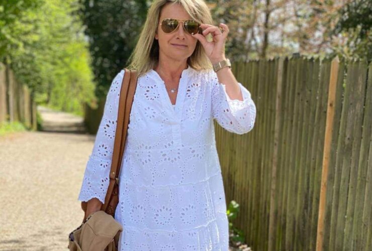 sukienki dla figury jablko