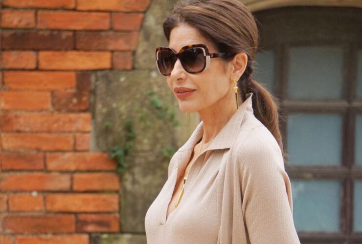 Dzianinowe sukienki dla kobiet po 50-tce