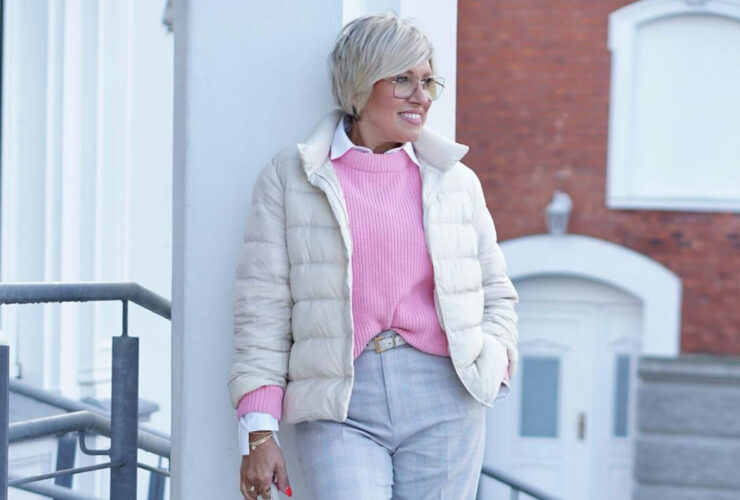 50-latka w pikowanej kurtce