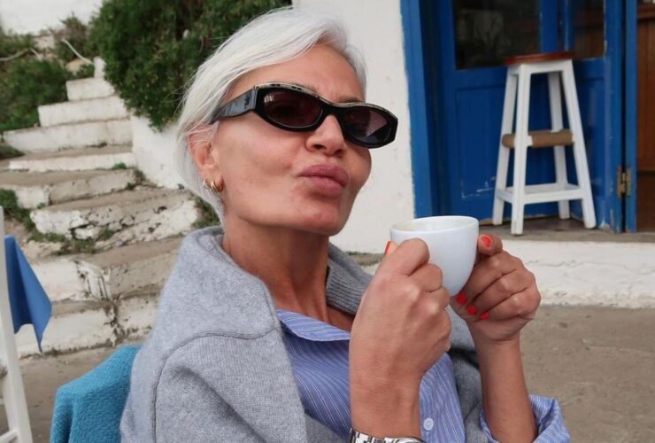 Siwe włosy u dojrzałych kobiet