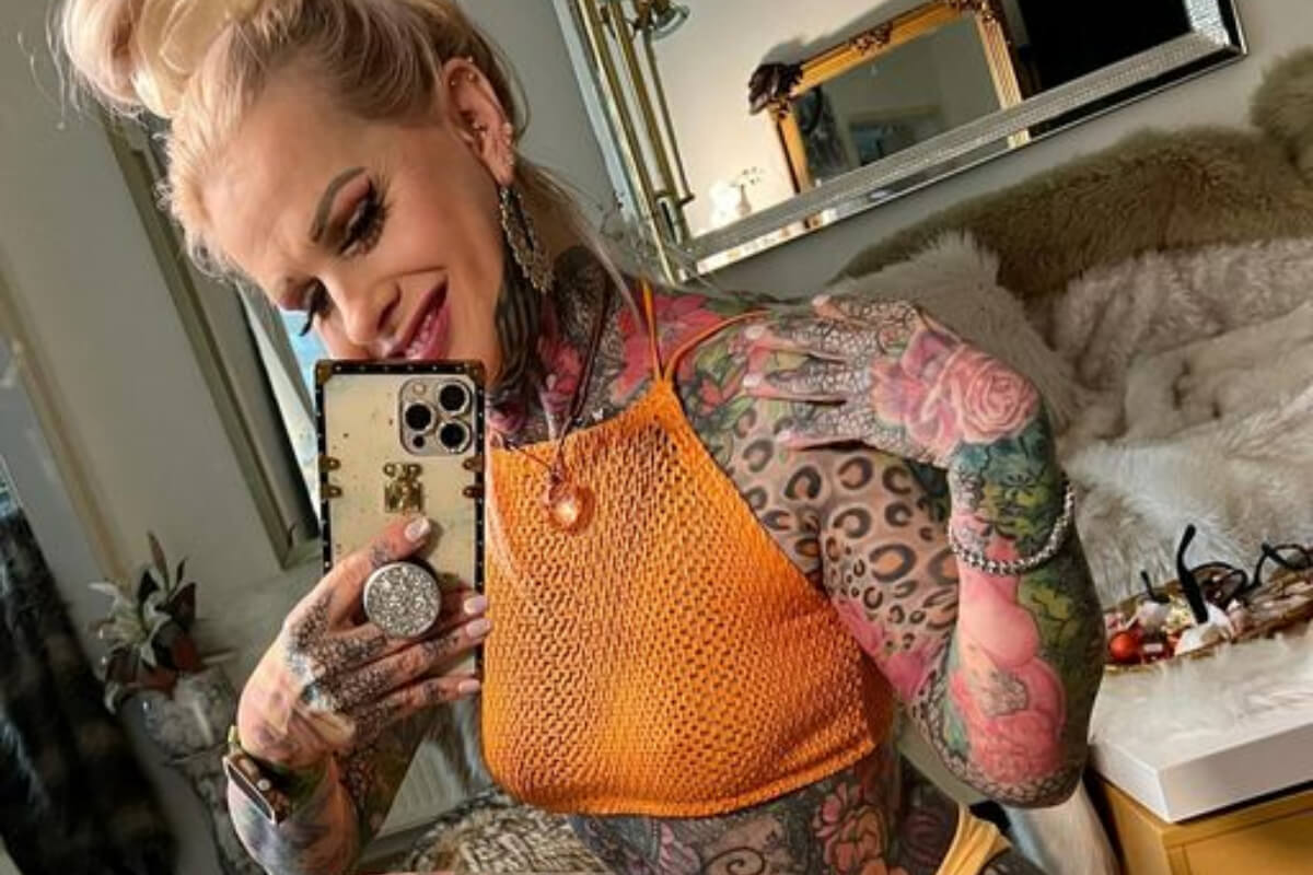 56-latka jest cała pokryta tatuażami