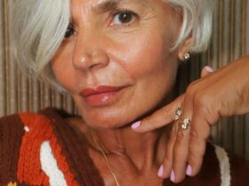 Odmładzający manicure dla dojrzałych kobiet