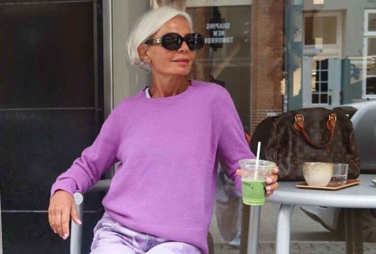 Kolory na jesień dla 50-tek. Fiolet jest jednym z nich, fot. @greceghanem